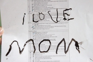 "I love mom" written by 4-year-old